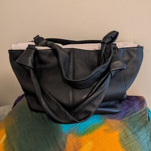 Black Women’s Leather Tote Bag - Stylish Everyday Carry